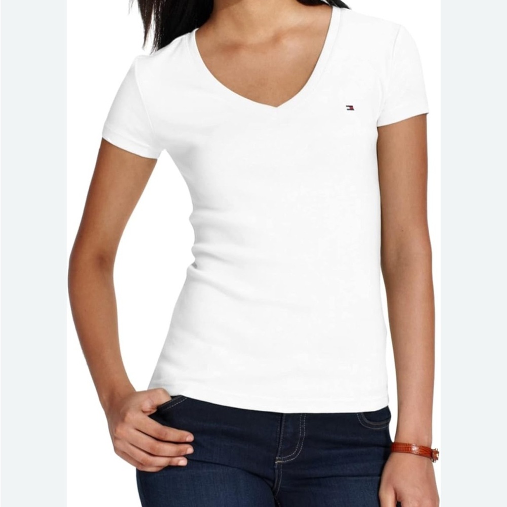 Tommy Hilfiger Women's White V-Neck T-Shirt Medium